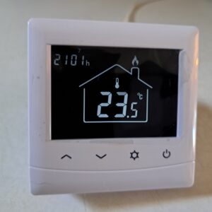 Digitális, programozható termosztát. HT-08